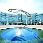 Szálloda Sanadome & 4*