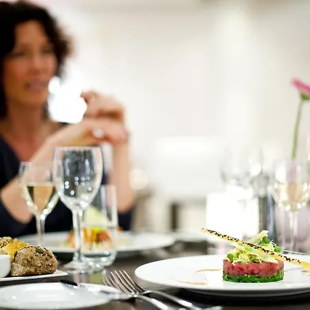 Sanadome & 호텔 4*