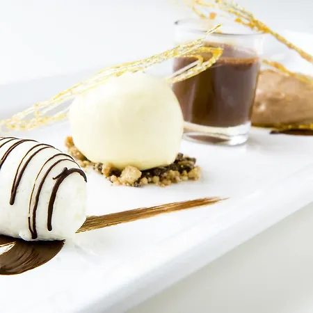 호텔 Sanadome & 4*