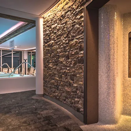 Hotel Sanadome & 4*