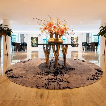 Sanadome Hotel
