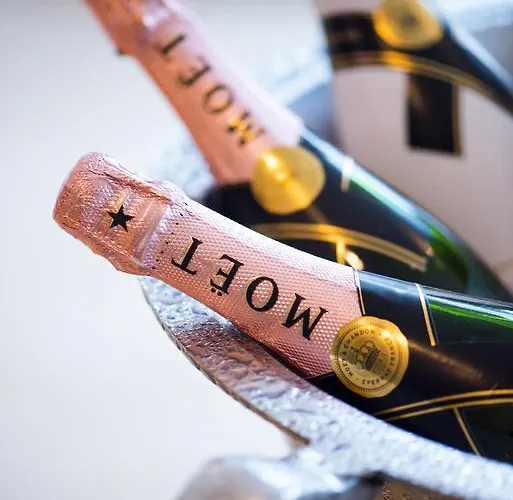 Sanadome & Szálloda 4*